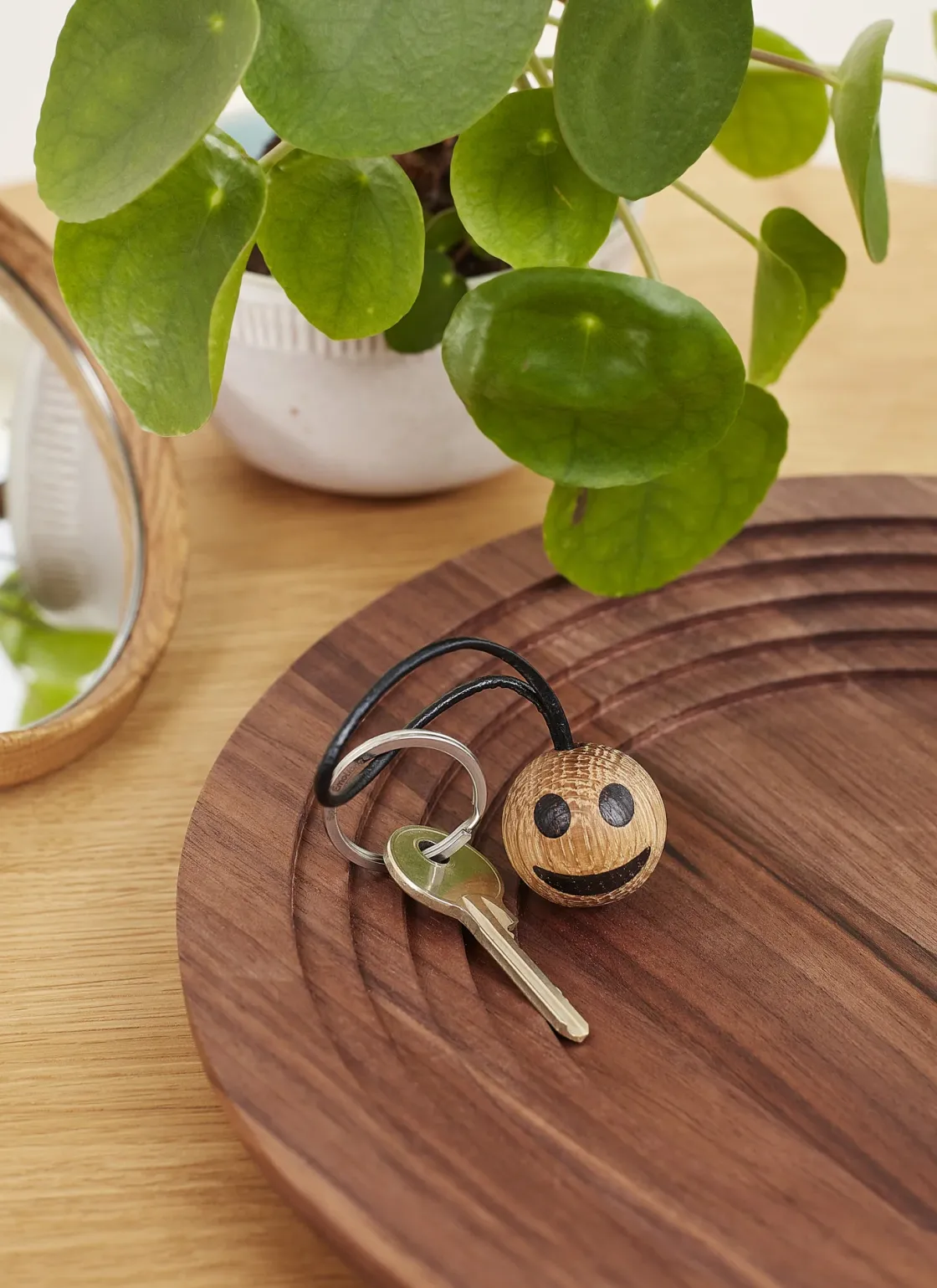 Spring Copenhagen Smiley (nøglering)> Spring Emotions®|Indflytningsgaver